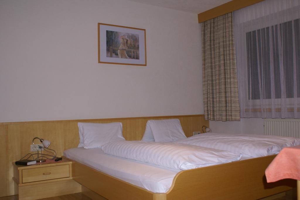 Gasthof Hirschen Wenns Bilik gambar