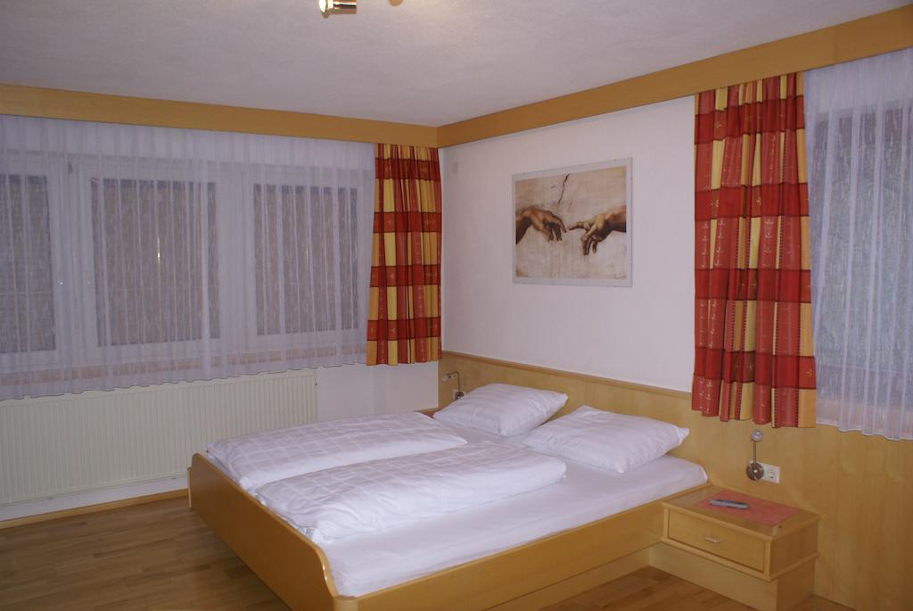 Gasthof Hirschen Wenns Bilik gambar